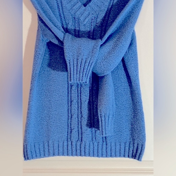 Dress Barn Sz-L VGU(1 owner) V-Neck Pull-on Sweater- Still Clean & Soft Like New - Picture 5 of 16